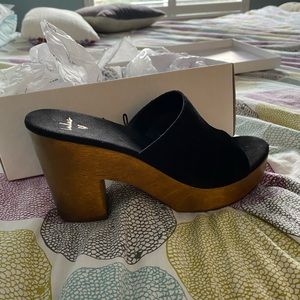 NIB lulus shoes size 8.5